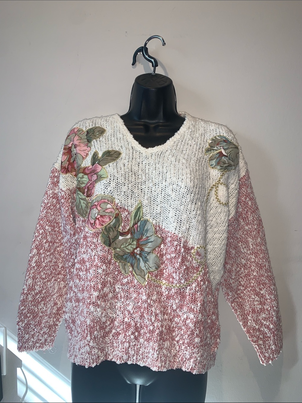 Floral Applique V-Neck Sweater in Pink & Cream